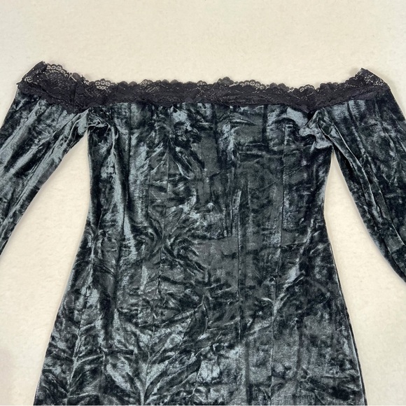 Kimchi Blue Ryder Velvet & Lace Mini Dress NWT Size Large - Picture 9 of 16